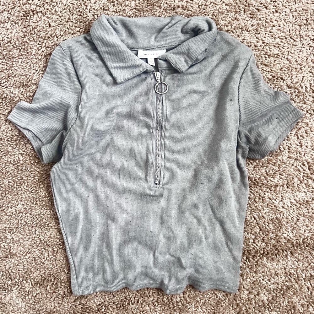 Gray short sleeve